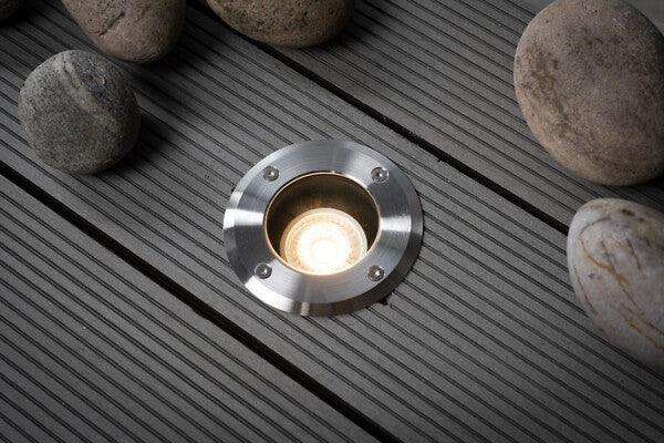 Terassivalo Airam Malmi terassilla valo